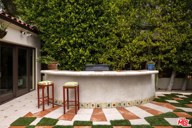 Building Photo - 1745 N Vista St