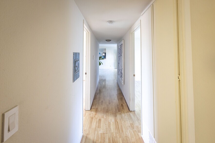 Building Photo - 1322 Electric Ave