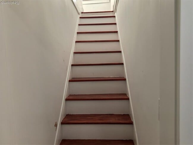 Building Photo - 18080 Westphalia St