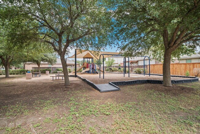 Building Photo - Spacious 4-Bed Home with Fenced Yard and Garage in Cibolo – 2,568 Sq Ft of Comfort