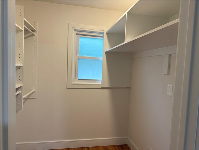 Building Photo - 251 Broadfield Rd
