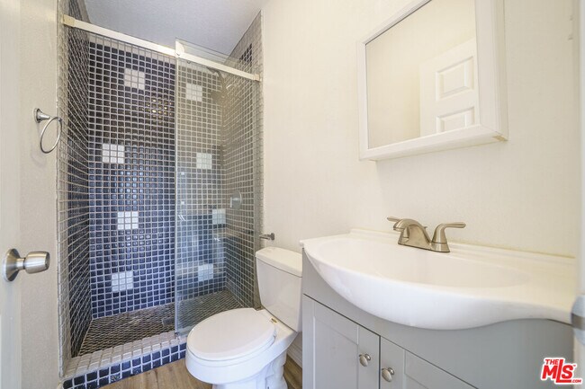 Building Photo - 5347 Fountain Ave