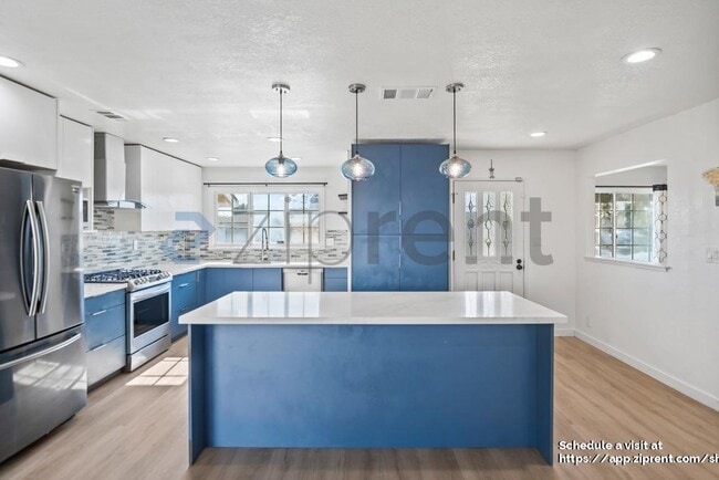 Building Photo - 38440 Farwell Dr