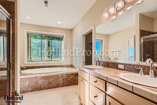 Building Photo - Gorgeous Single Home in Great location!!!