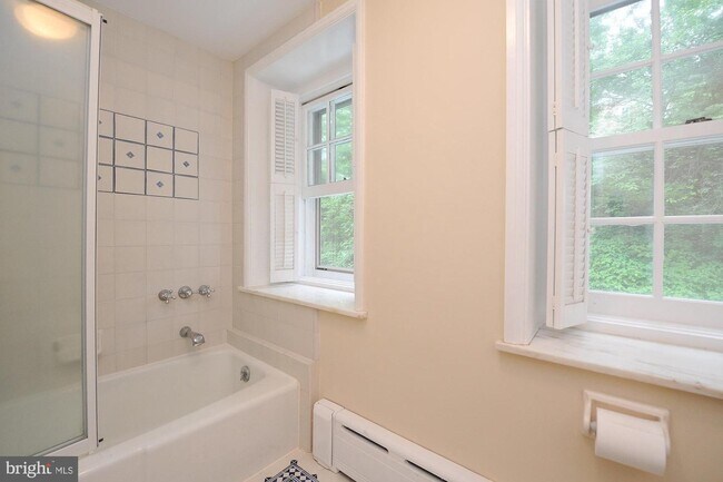 Building Photo - 1420 Creek Road Trail