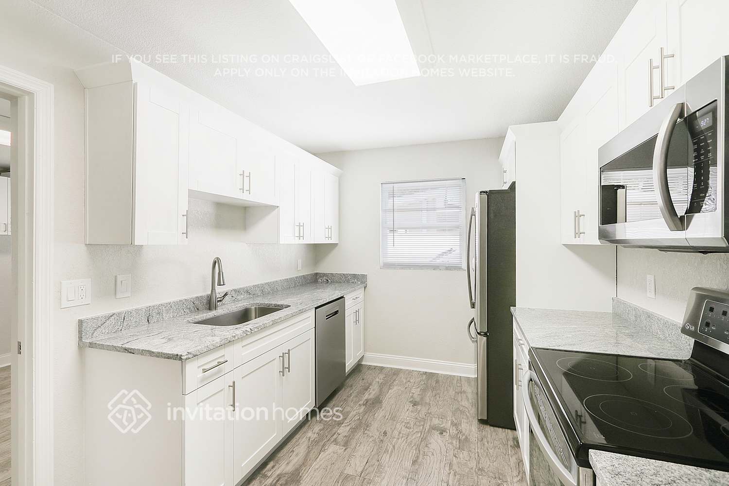 Building Photo - 909 Skyview Dr