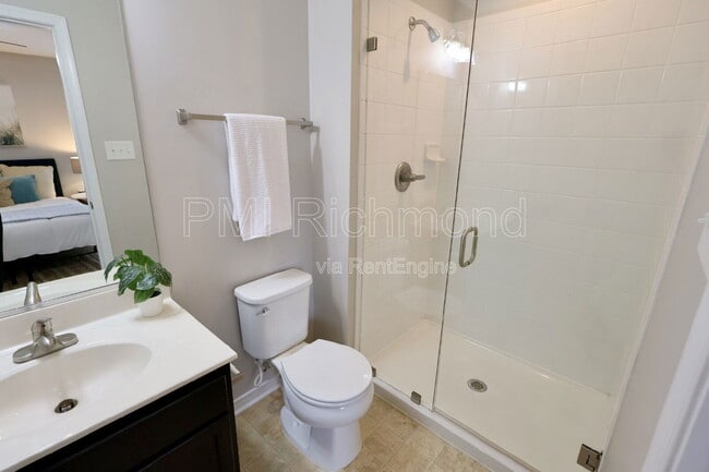 Building Photo - 1502 Stonewall Manor Dr