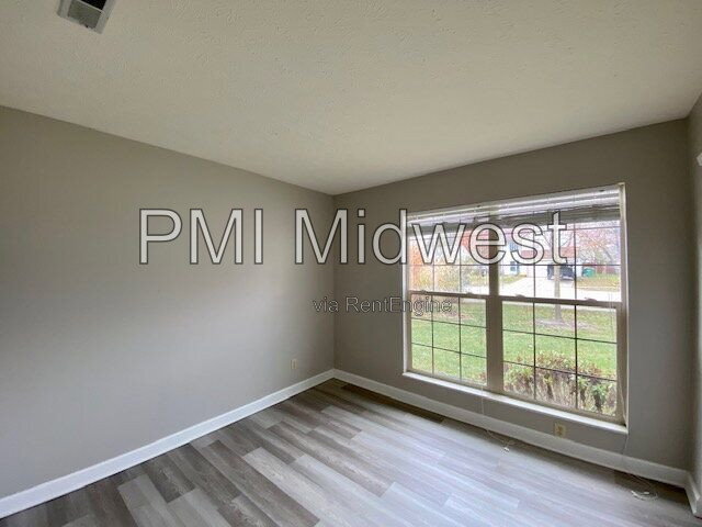 Building Photo - 5965 Glen Haven Blvd