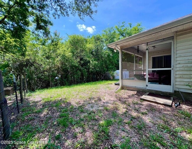 Building Photo - 2326 Talmadge Dr