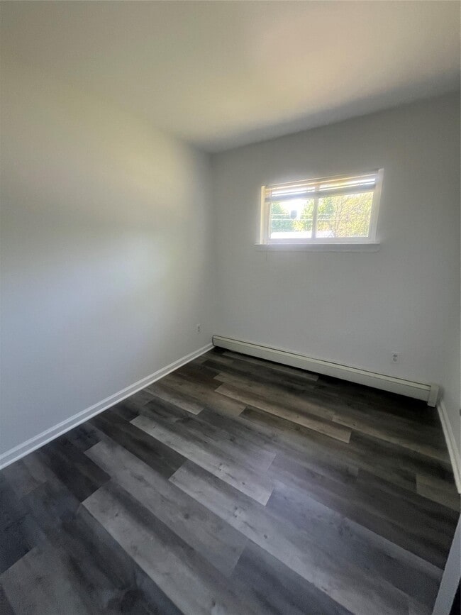 Building Photo - 649 Scherger Ave