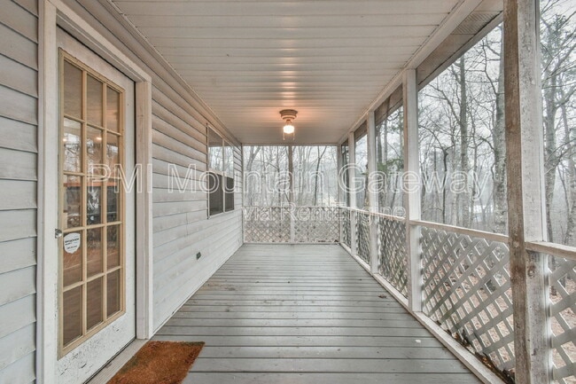 Building Photo - 495 Washboard Rd