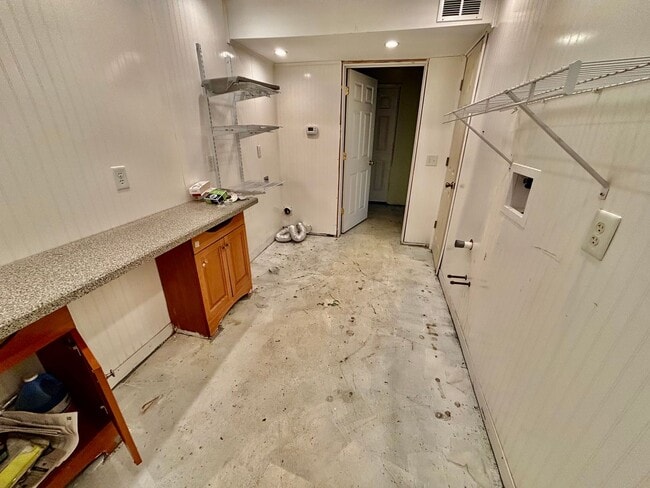 Building Photo - 3448 Dixiana Dr