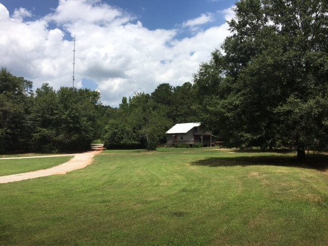 Building Photo - 575 Vaughn Rd