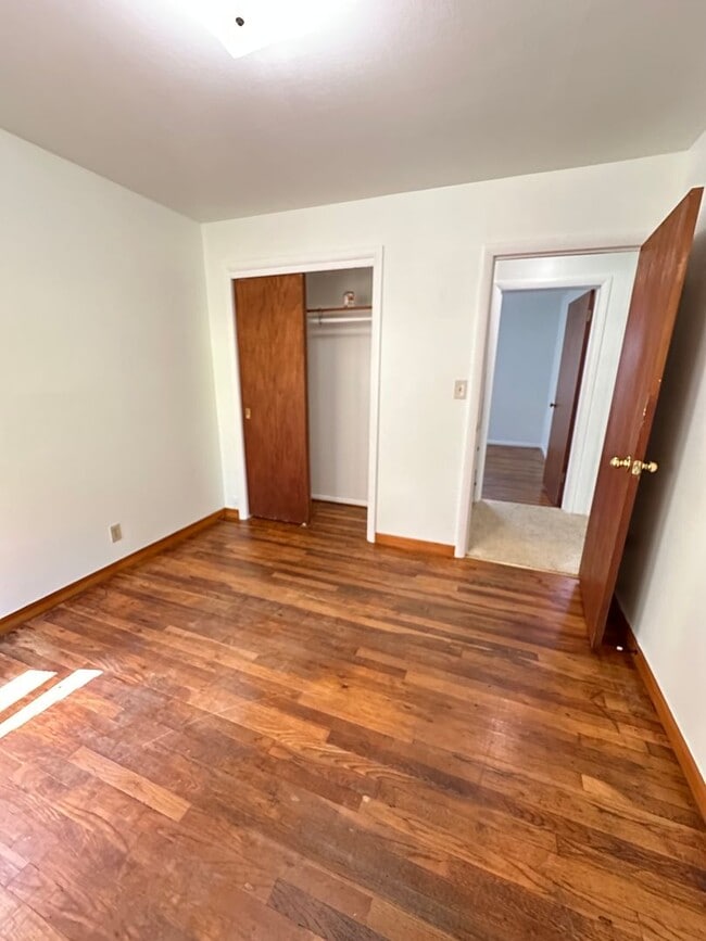 Building Photo - COMING SOON! - 3 Bed 1 Bath Home