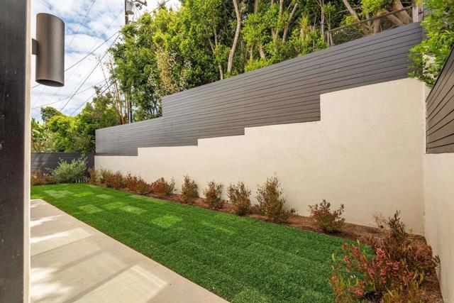 Building Photo - 1030 Centinela Ave