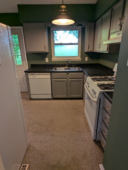 Building Photo - 524 Cactus Dr