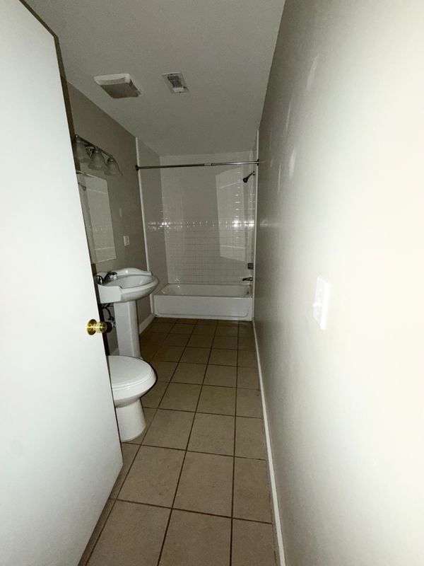 Building Photo - 300 Cedar St