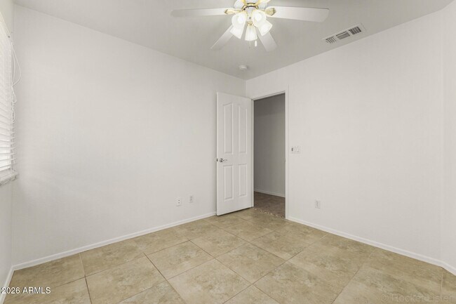 Building Photo - 16243 N Oachs Dr