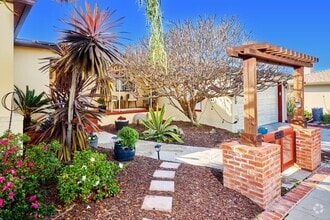 Building Photo - 4350 Summit Dr