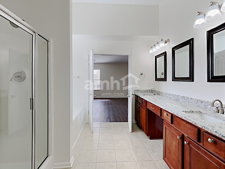 Building Photo - 4007 Caboose Ct