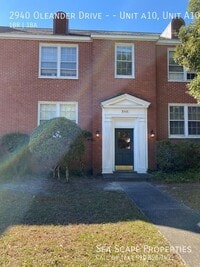 Building Photo - 2940 Oleander Dr