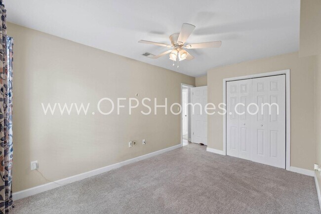 Building Photo - 1717 Bennetts End