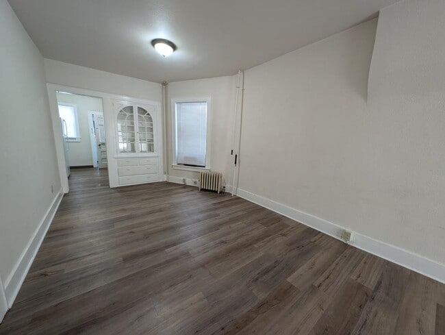 Building Photo - 124-134.5-1345 Hamilton St