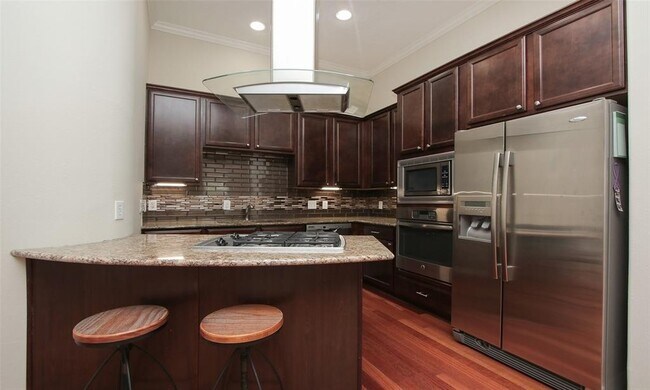 Building Photo - 908 Garden Oaks Terrace
