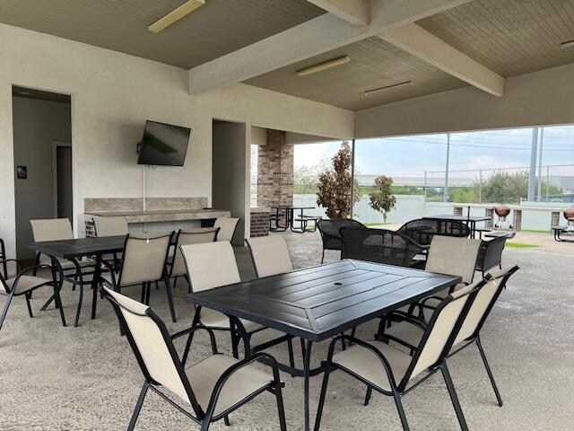 Building Photo - 10902 International Blvd