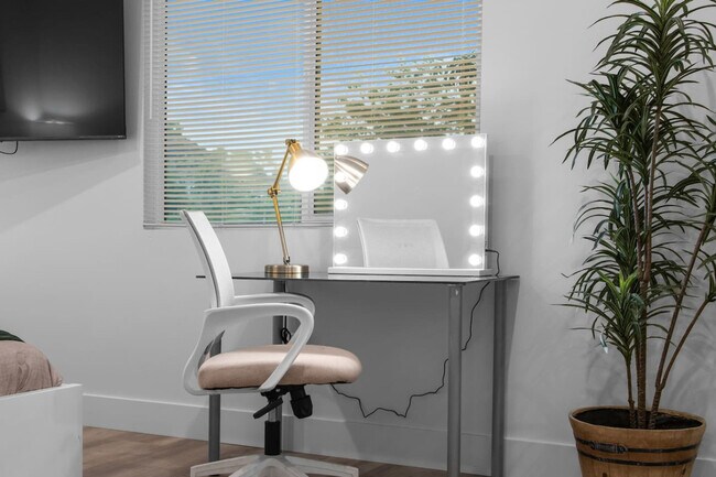 Building Photo - 1219 Denver Ln