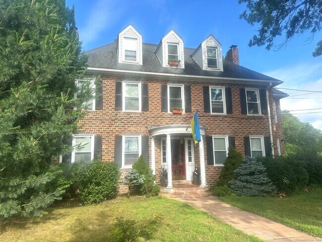 Building Photo - 512 Townsend Ave