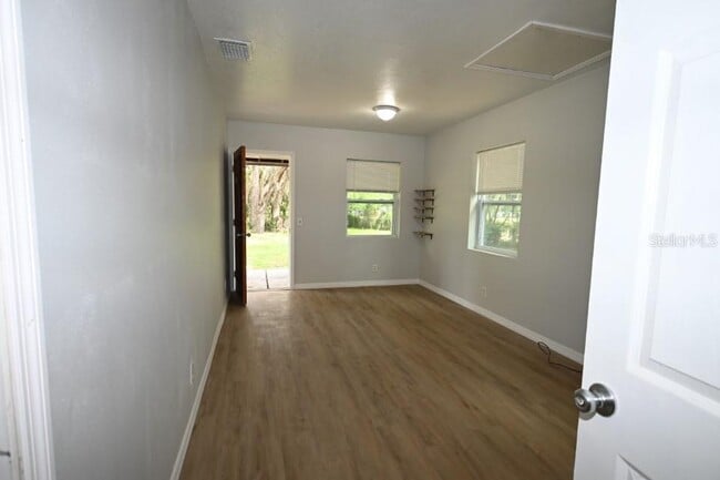 Building Photo - 11165 US-98