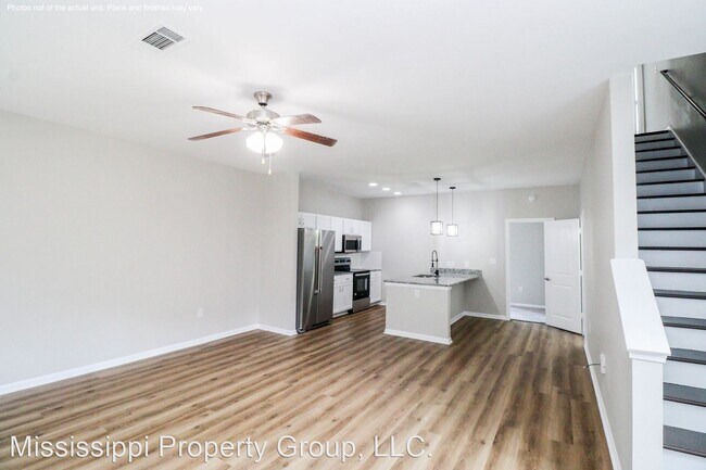 Building Photo - 3 br, 3 bath House - 234 Town Center Drive