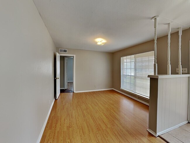 Building Photo - 329 Deer Creek Rd