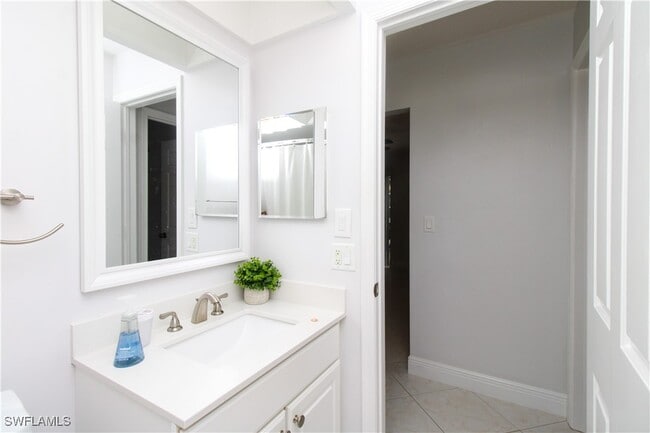 Building Photo - 213 Bay Meadows Dr