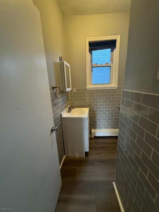 Building Photo - 381 Lanza Ave