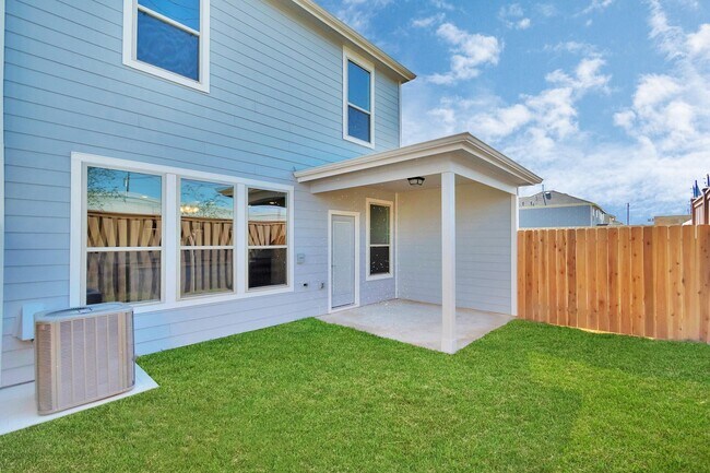 Building Photo - 10320 Marston Vineyard Dr