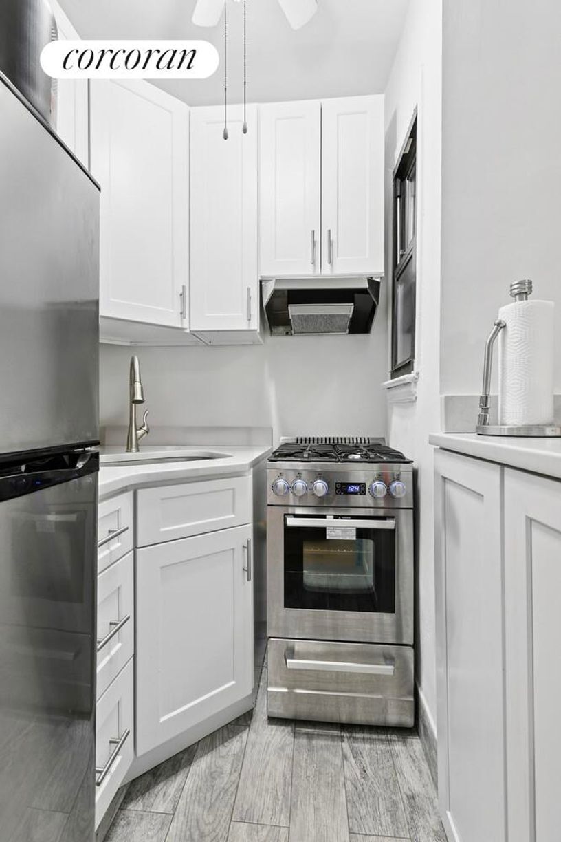 Building Photo - 343 E 51st St