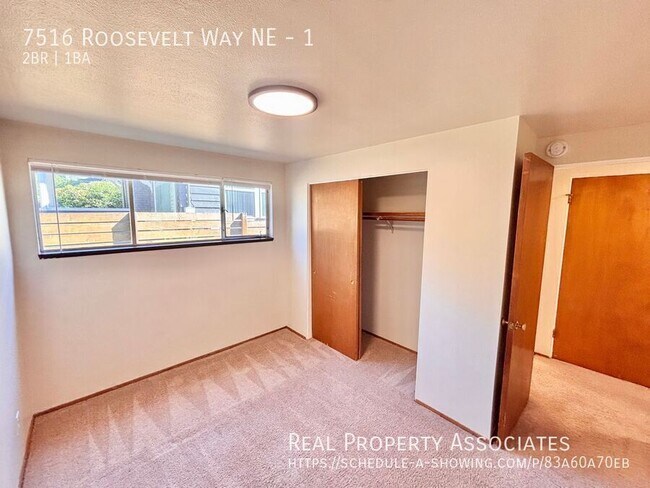 Building Photo - 7516 Roosevelt Way NE