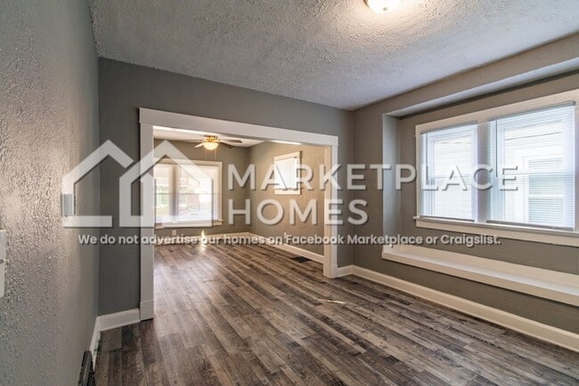 Building Photo - 1260 King Ave
