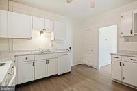 Building Photo - 253 E Howard St