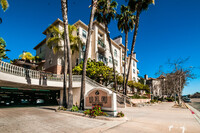 Building Photo - Spacious 2 Bed / 2 Bath Condo + Loft  in M...