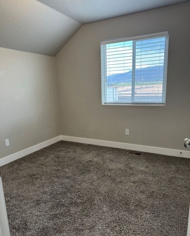 Building Photo - 3129 W 1650 N