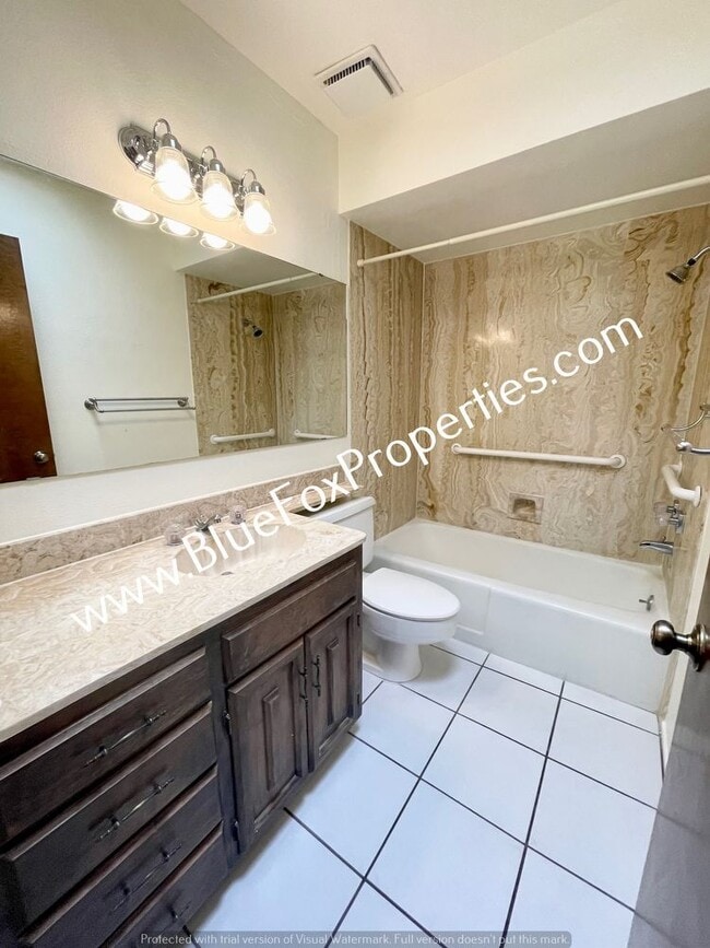 Building Photo - 7876 N Sendero Tres