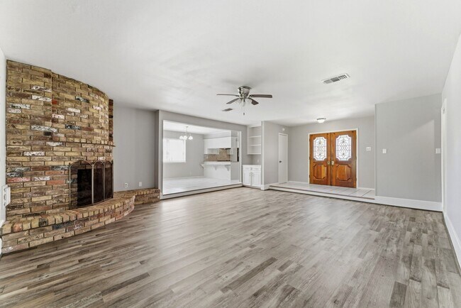 Building Photo - 18 Panorama Dr