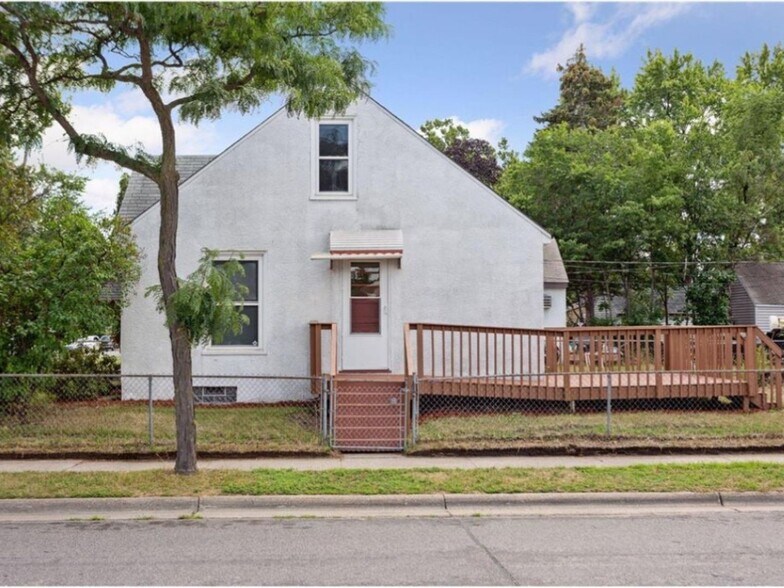 Building Photo - 5055 Emerson Ave N