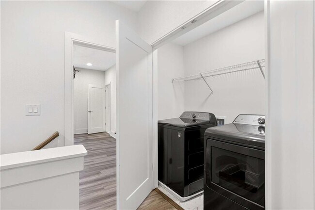 Building Photo - 1338 Booth Ave NW