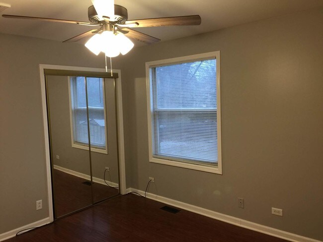 Building Photo - 1225 Riverwood Dr
