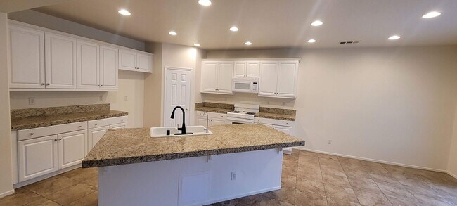 Building Photo - 1262 Garrett Way