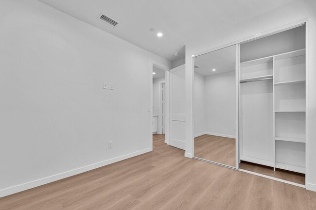 Building Photo - Modern Brand new 5-Bedroom Home for Lease ...